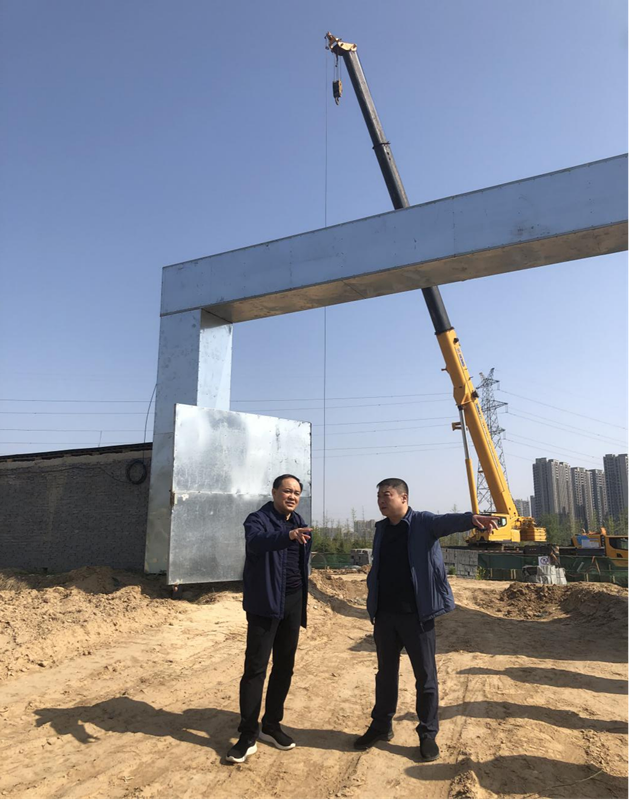 鄭州市建設(shè)投資集團(tuán)有限公司黨委委員、副總經(jīng)理張巖到侯寨新鎮(zhèn)區(qū)安置區(qū)調(diào)研項(xiàng)目建設(shè)工作