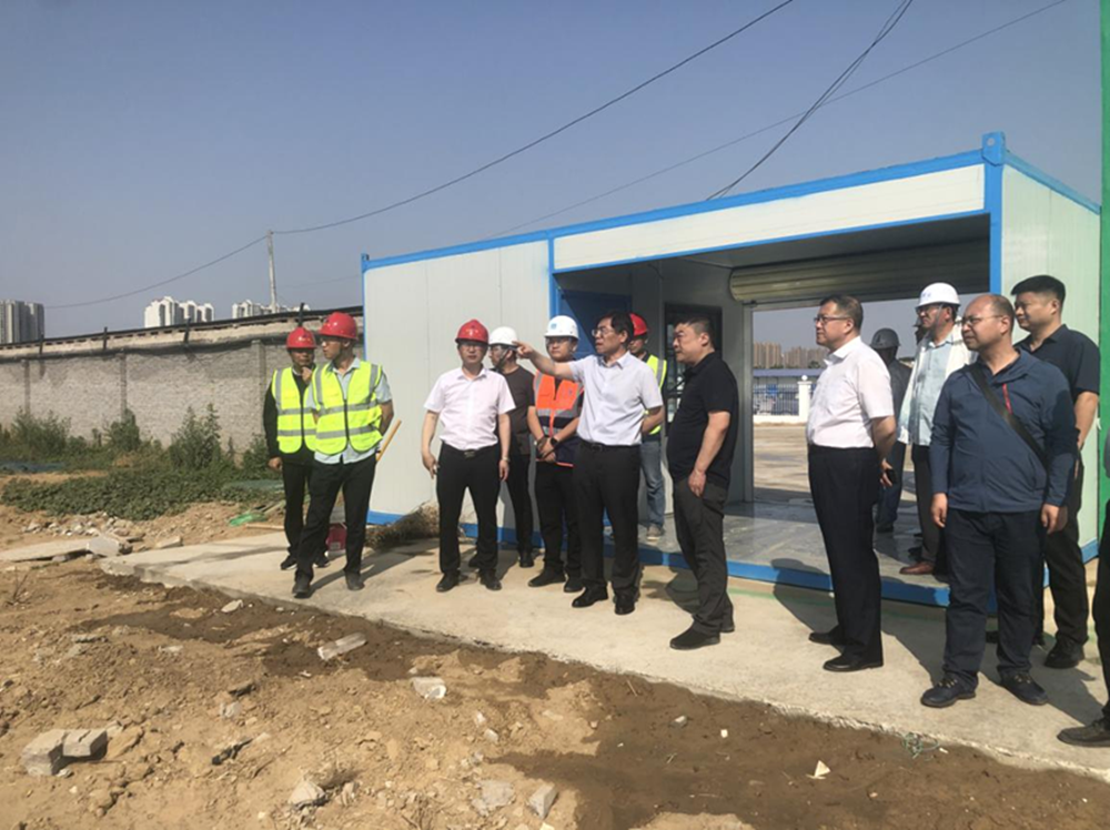 鄭州市建設(shè)投資集團(tuán)有限公司黨委書記、董事長(zhǎng)汪洋到侯寨新鎮(zhèn)區(qū)安置區(qū)調(diào)研項(xiàng)目建設(shè)工作