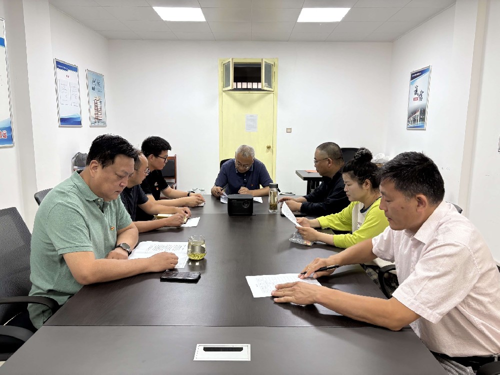 赫喆黨支部組織召開“學習領會和貫徹執行中央八項規定及其實施細則精神”主題黨課